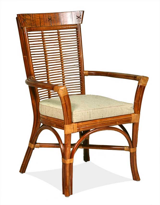 Купить стулья гостиной деревянные. Стул из ротанга Олимар. Кресло с деревянными подлокотниками. Стул деревянный со спинкой и подлокотниками. Стул из ротанга с подлокотниками.